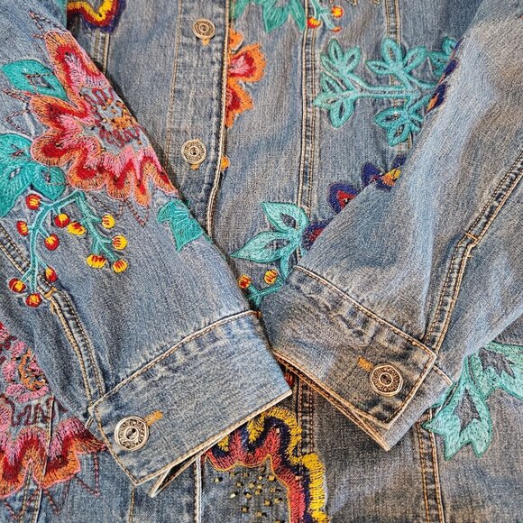 Chicos Design Embroidered Denim Jacket Size Medium 1 Boho Floral Artsy Blue - Picture 7 of 11